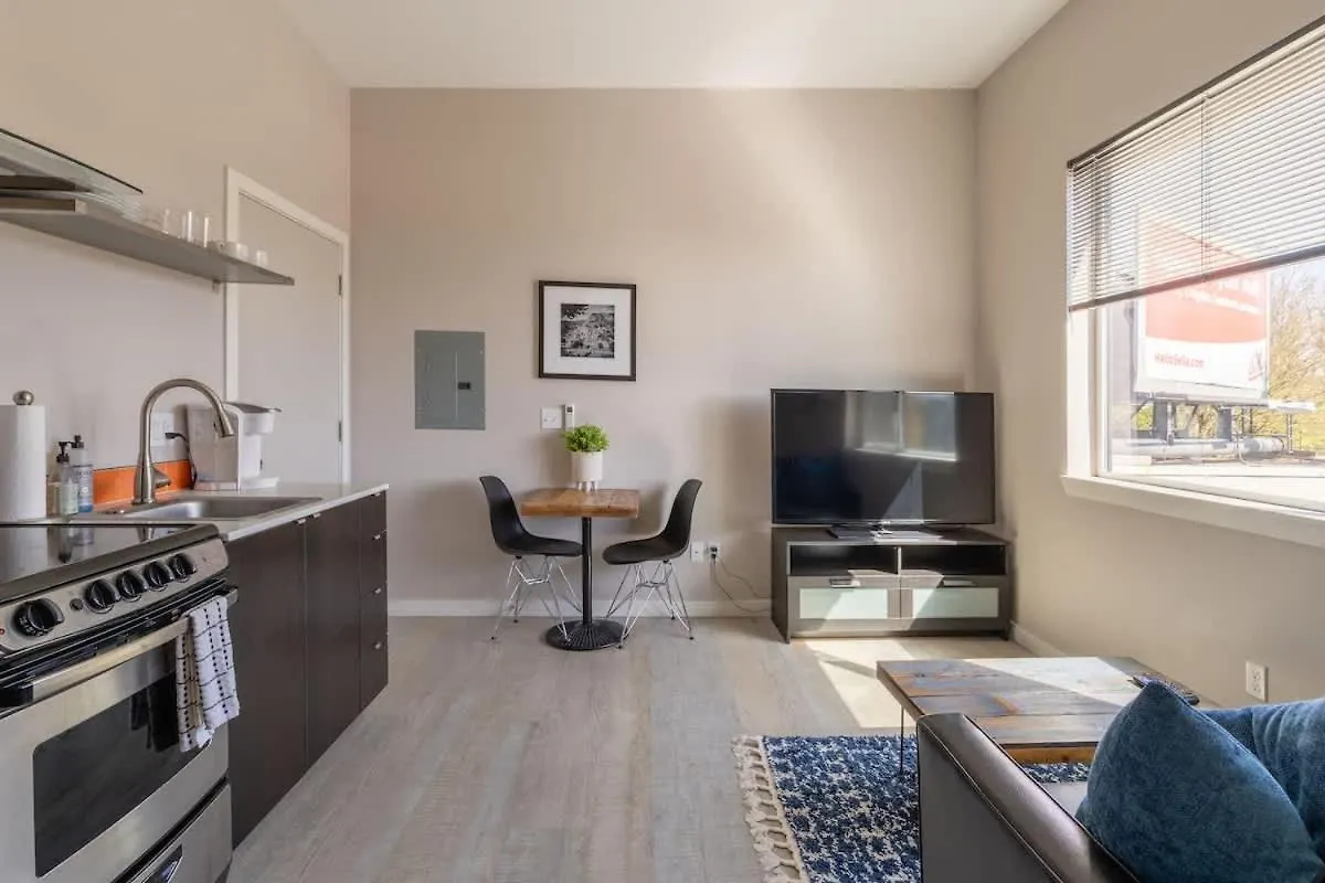 Sunny Studio Apartment - Food Carts, Coffee & Bars 波特蘭